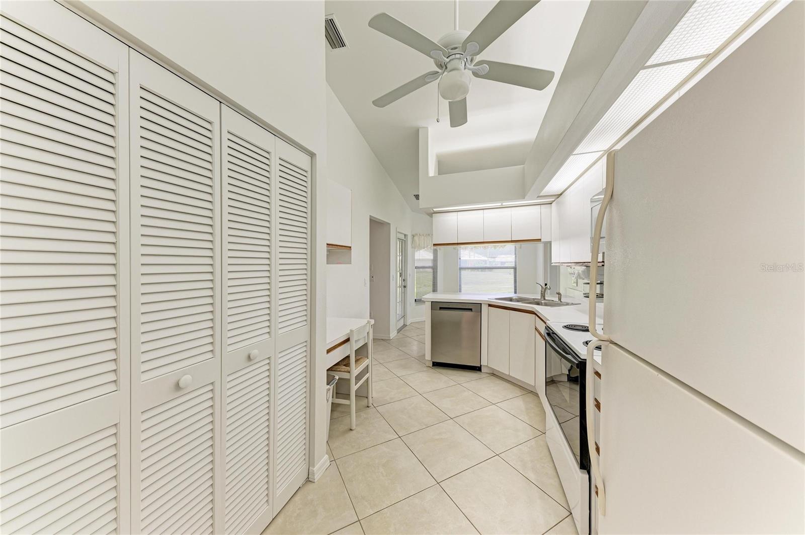 101 SOUTHAMPTON PLACE N, #248, Venice, FL 34293