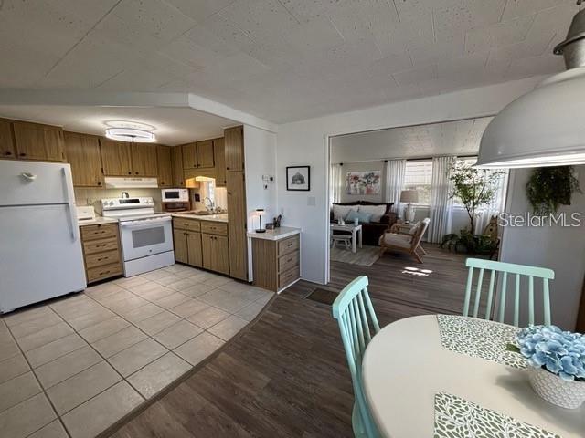 740 CAREFREE, Venice, FL 34285