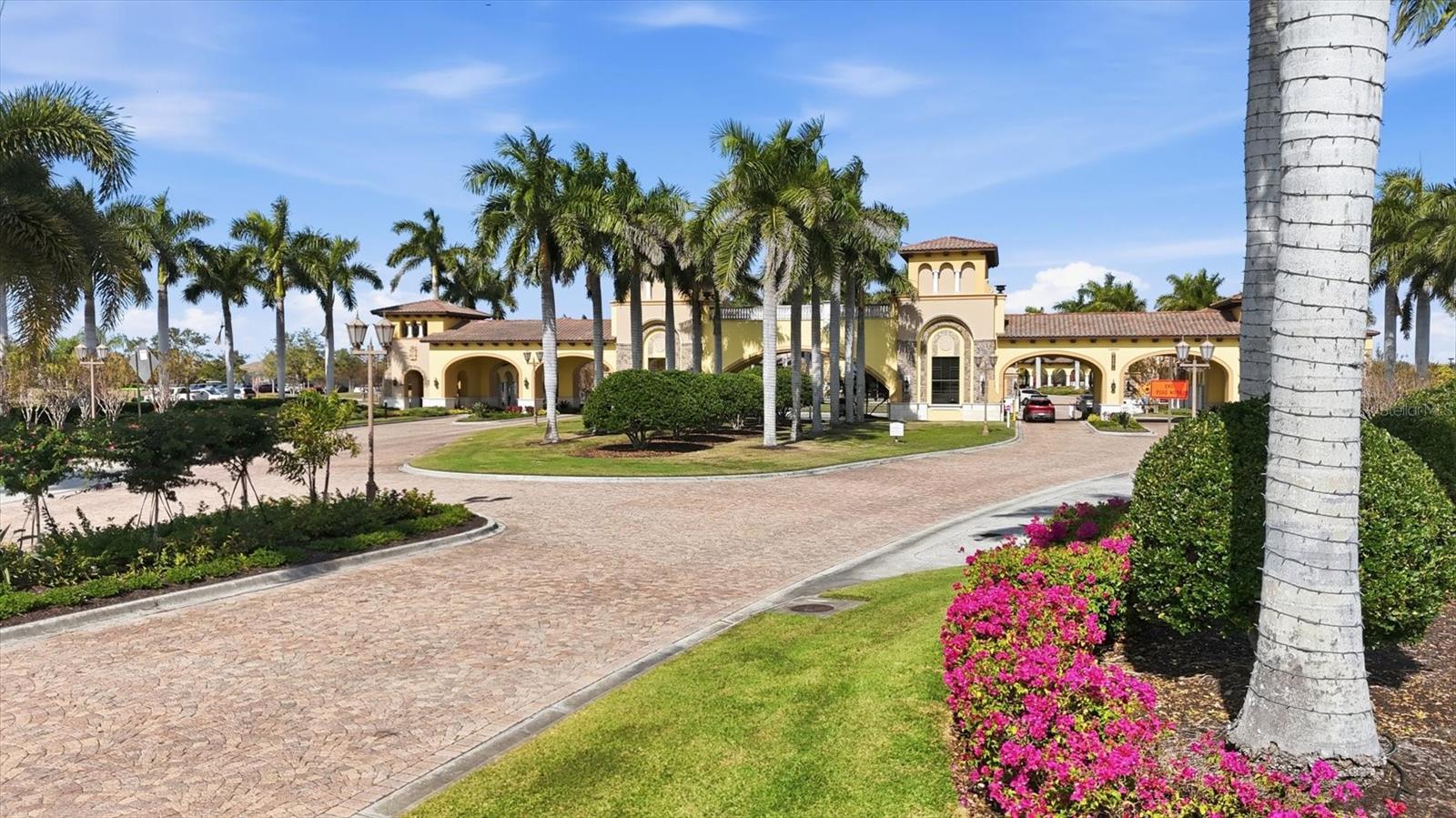 Gran Paradiso Clubhouse & Grounds