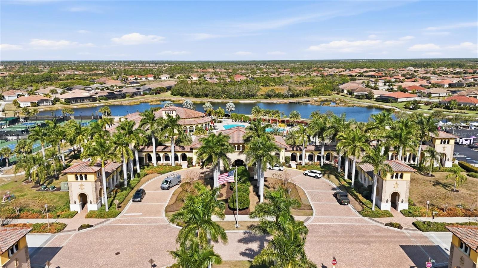 Aerial of Gran Paradiso Clubhouse & Grounds