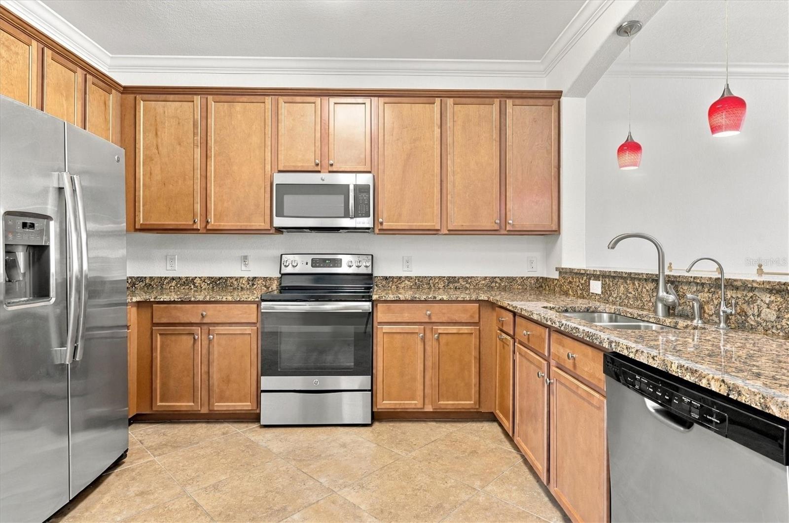 Extra Large Kitchen with Wood Cabinetry & Stainless Appliances
