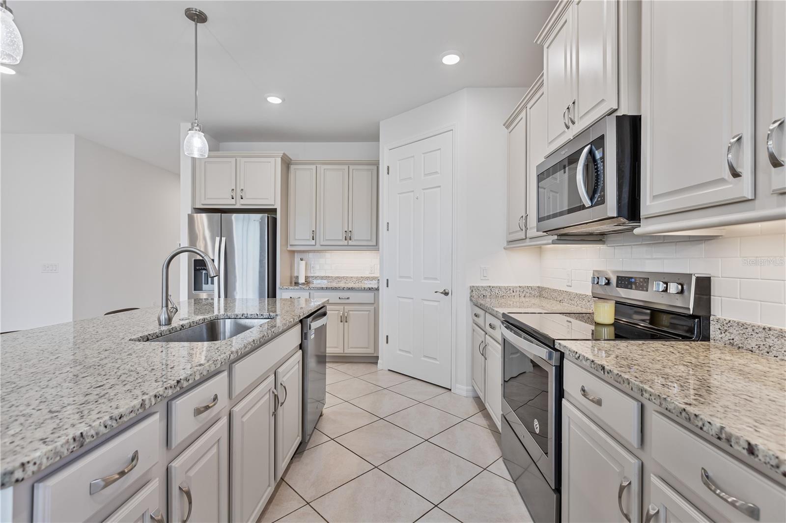 Walk in pantry