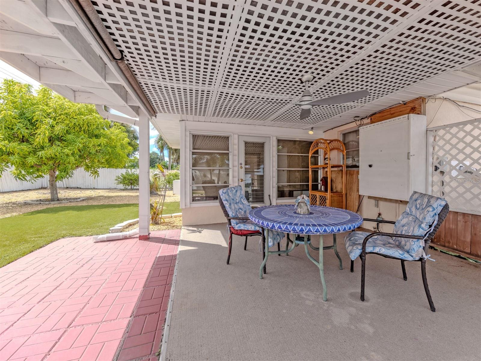 Covered lanai, shady and breezy
