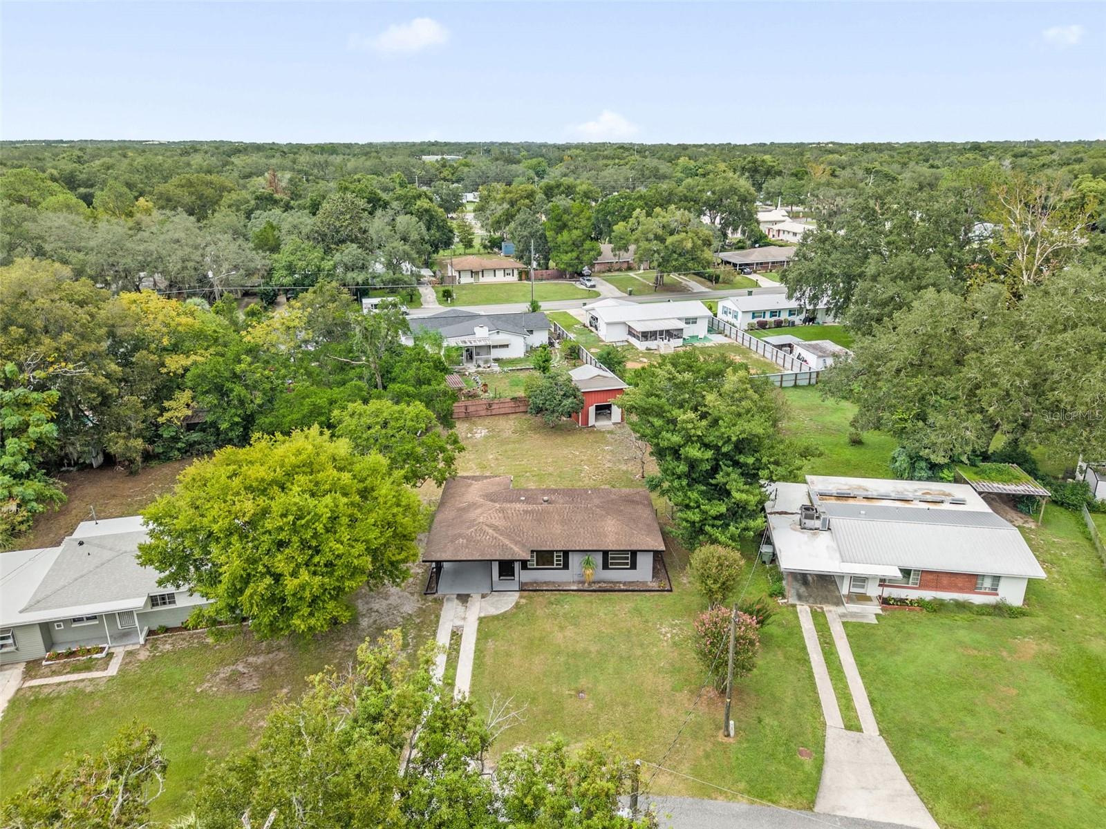 2012 HELMS AVENUE, Leesburg, FL 34748