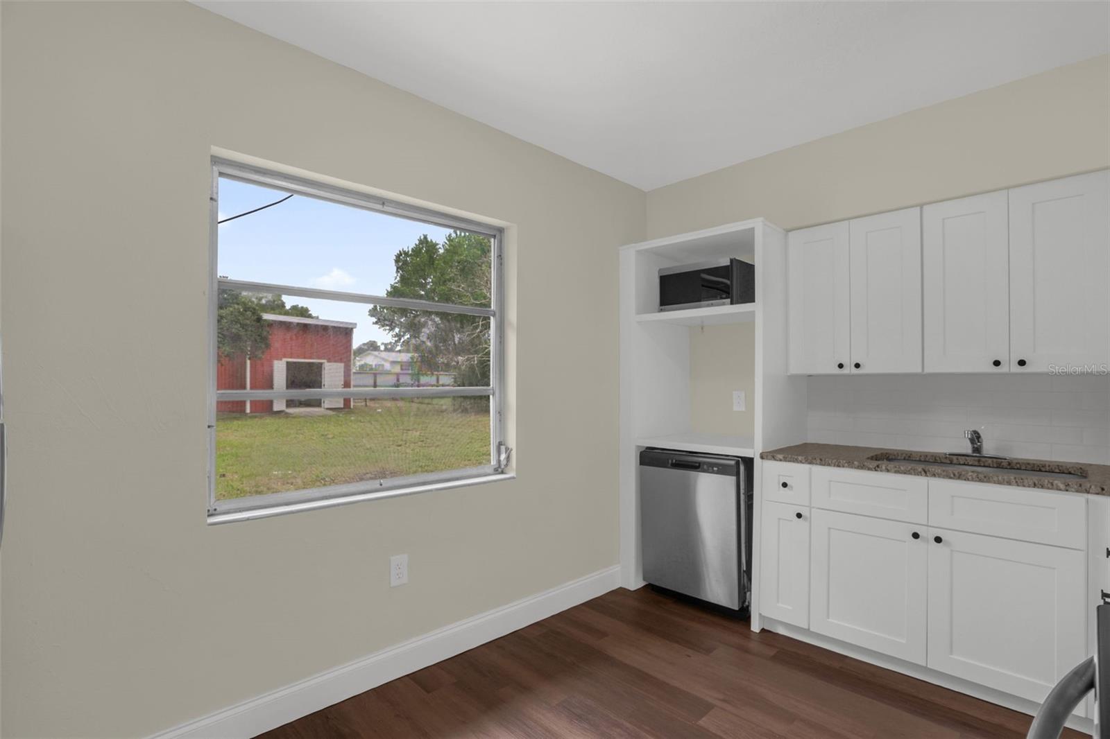 2012 HELMS AVENUE, Leesburg, FL 34748