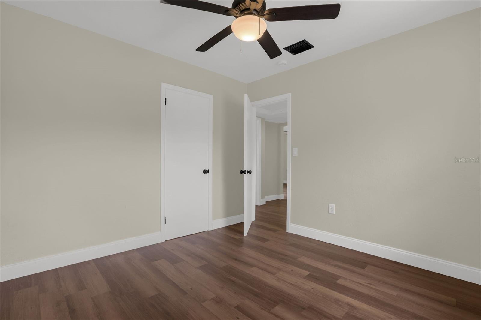 2012 HELMS AVENUE, Leesburg, FL 34748