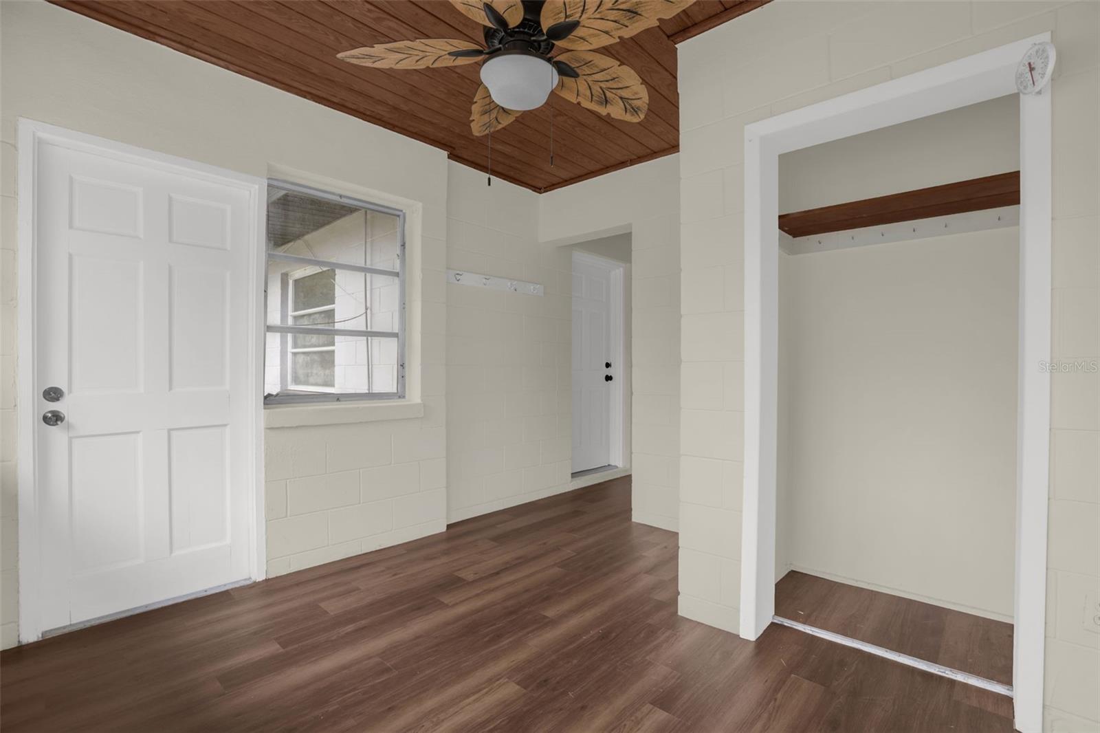 2012 HELMS AVENUE, Leesburg, FL 34748