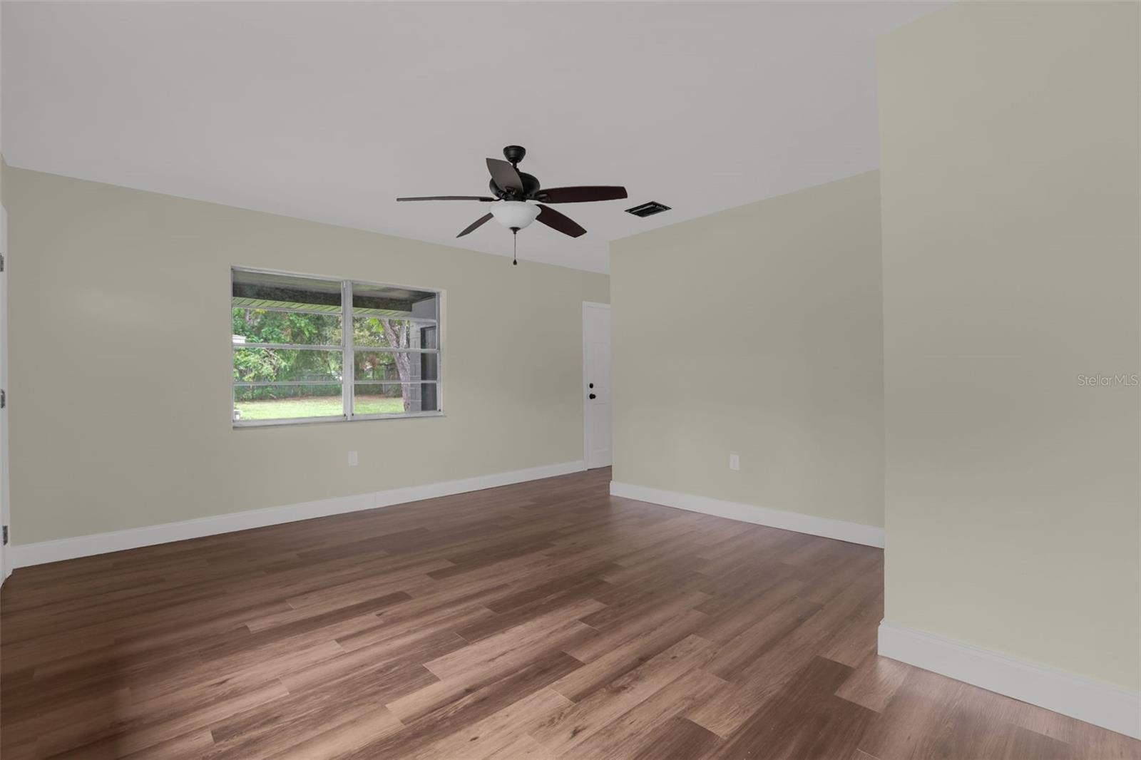 2012 HELMS AVENUE, Leesburg, FL 34748