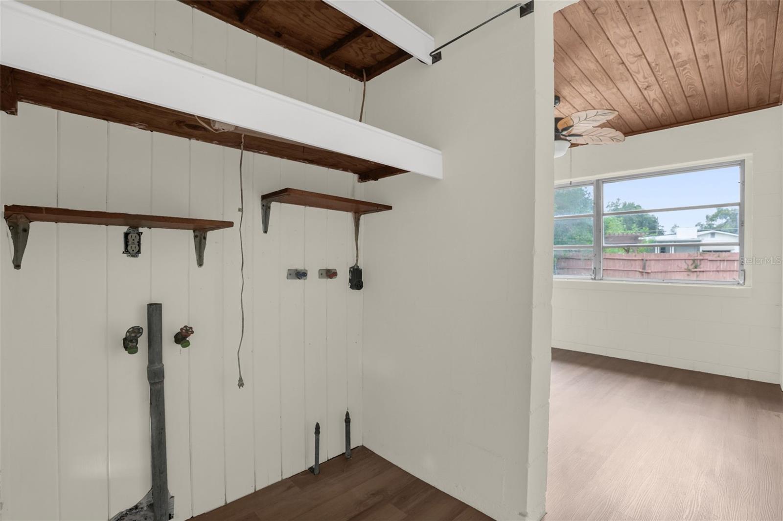 2012 HELMS AVENUE, Leesburg, FL 34748