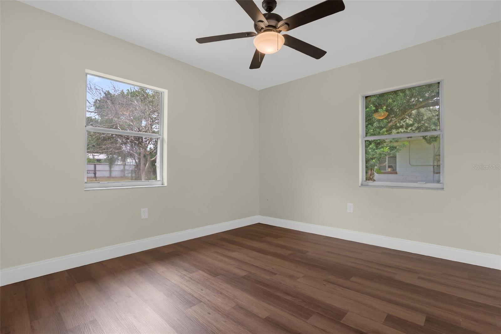 2012 HELMS AVENUE, Leesburg, FL 34748