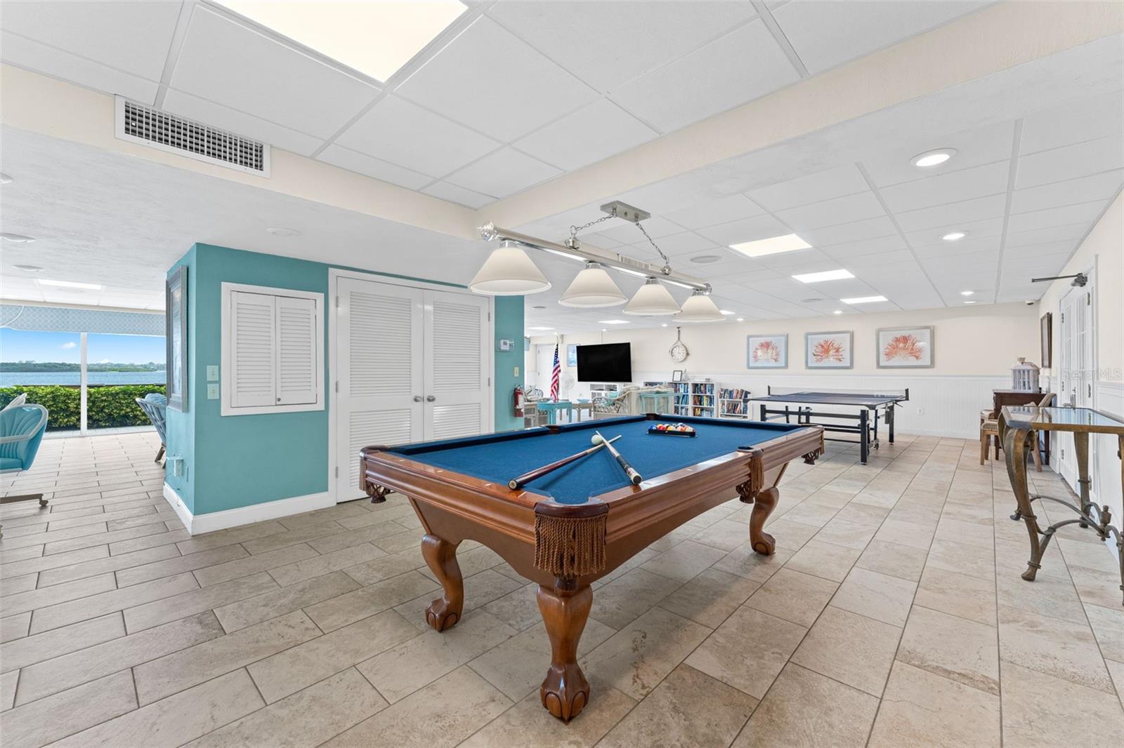 Pool table