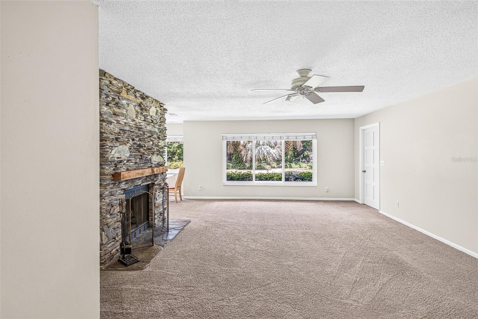 Living room 1
