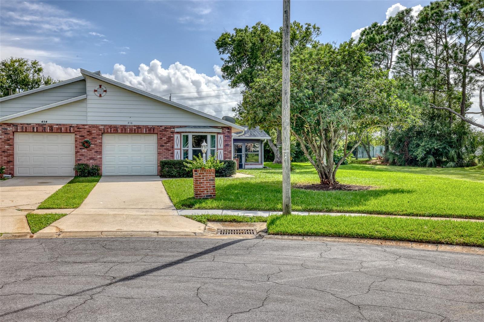 416 Village Ct (R) 416 Village Ct (R)