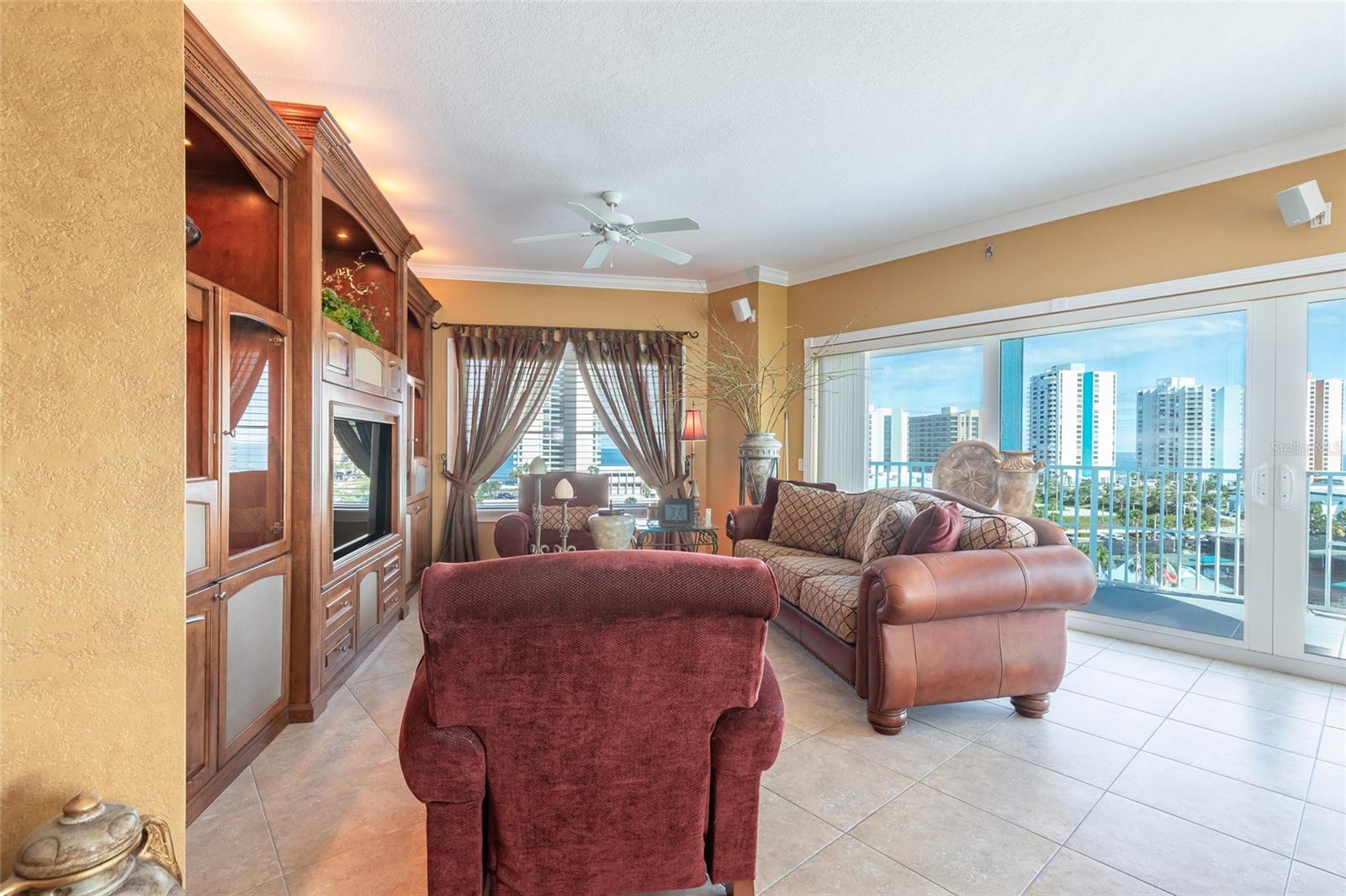 2 OCEANS WEST BOULEVARD, #700, Daytona Beach Shores, FL 32118
