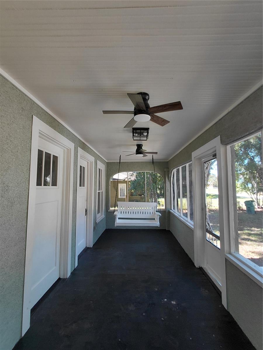 Right view front porch