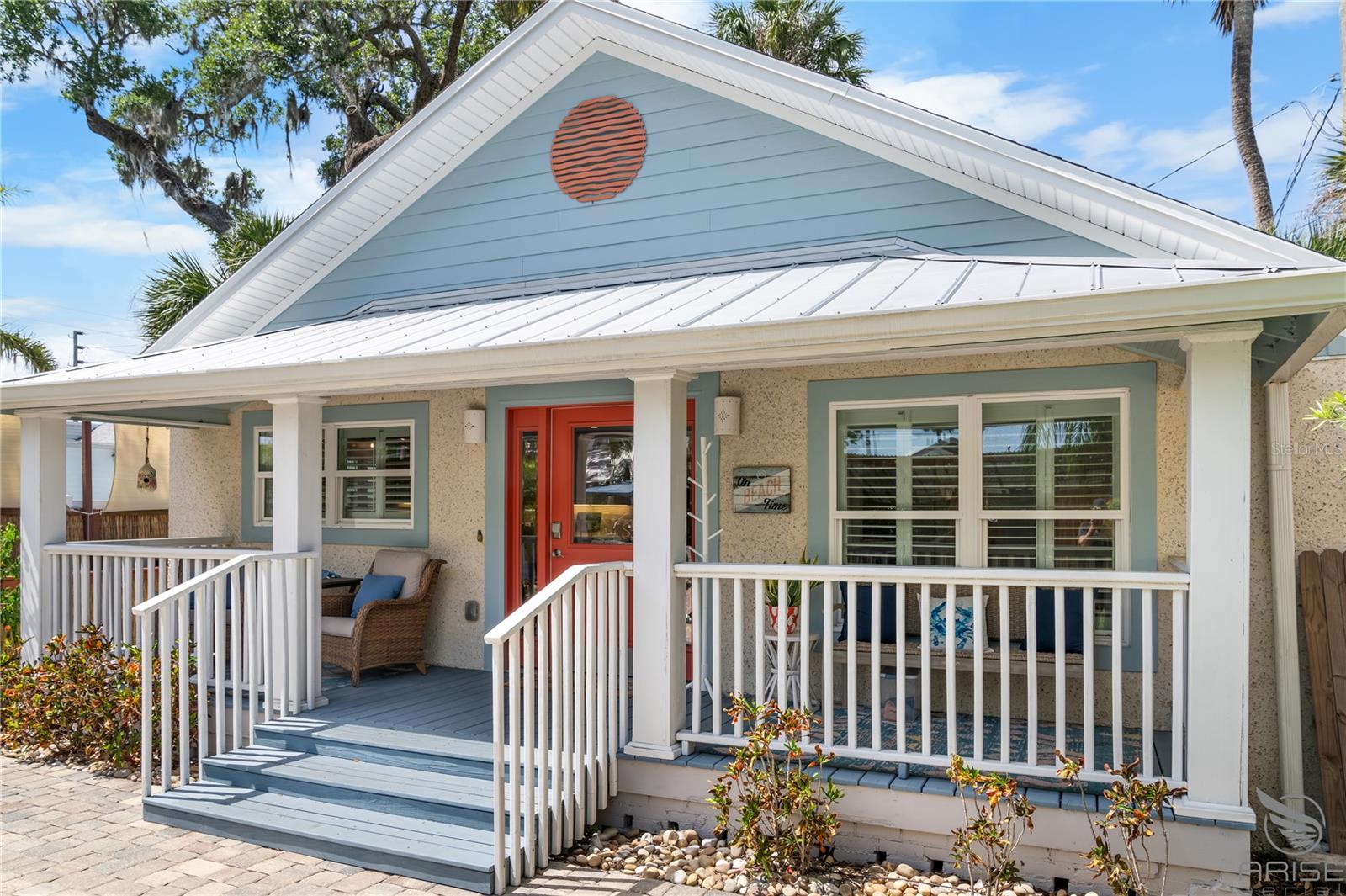 305 LIVE OAK, New Smyrna Beach, FL 32168
