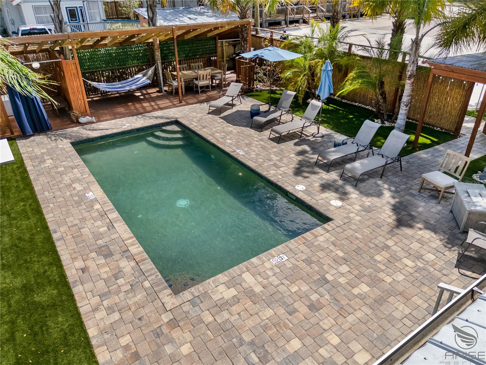 305 LIVE OAK, New Smyrna Beach, FL 32168