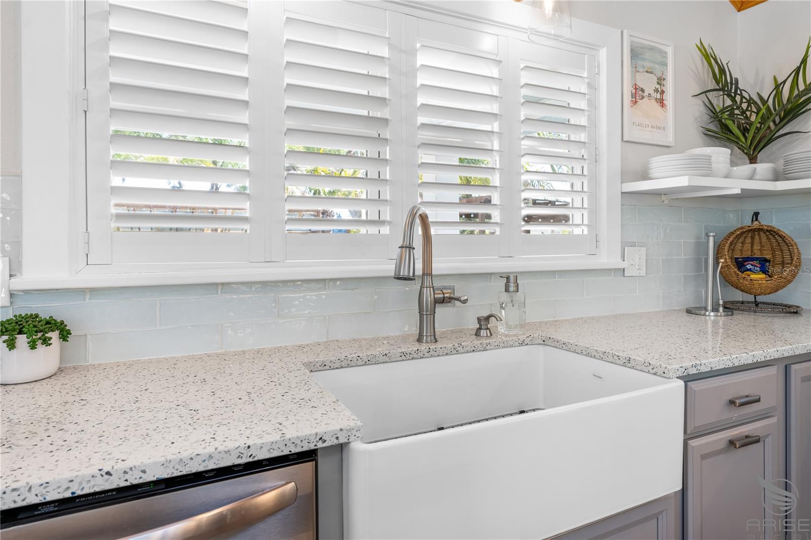 305 LIVE OAK, New Smyrna Beach, FL 32168