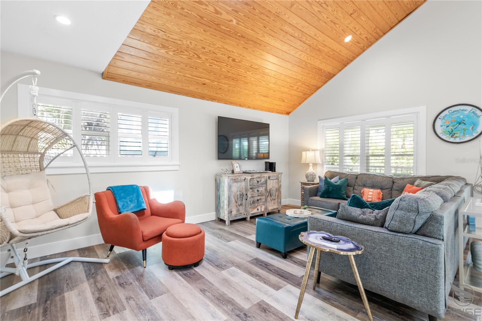 305 LIVE OAK, New Smyrna Beach, FL 32168