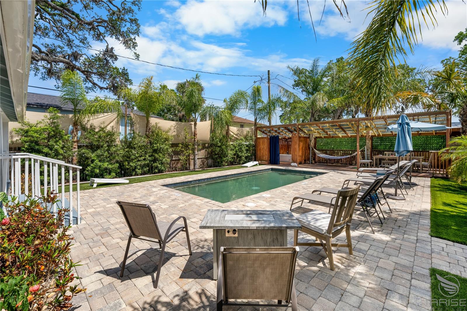 305 LIVE OAK, New Smyrna Beach, FL 32168