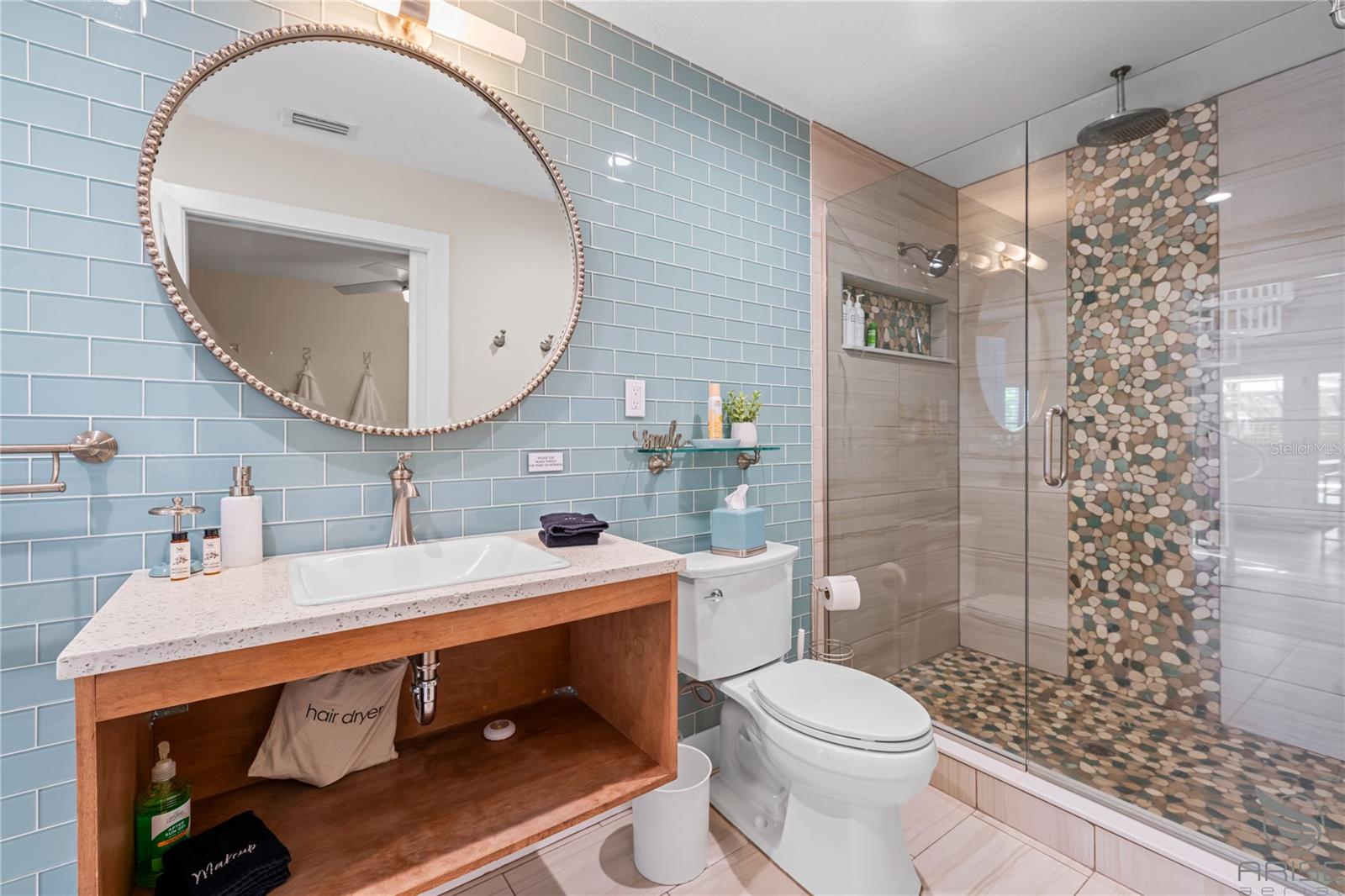 305 LIVE OAK, New Smyrna Beach, FL 32168