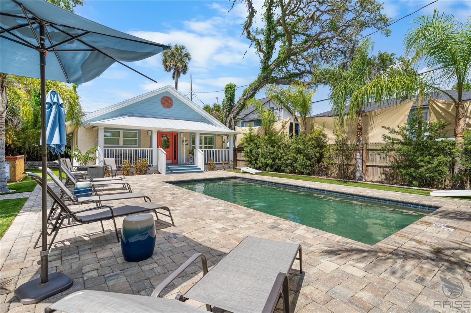 305 LIVE OAK, New Smyrna Beach, FL 32168