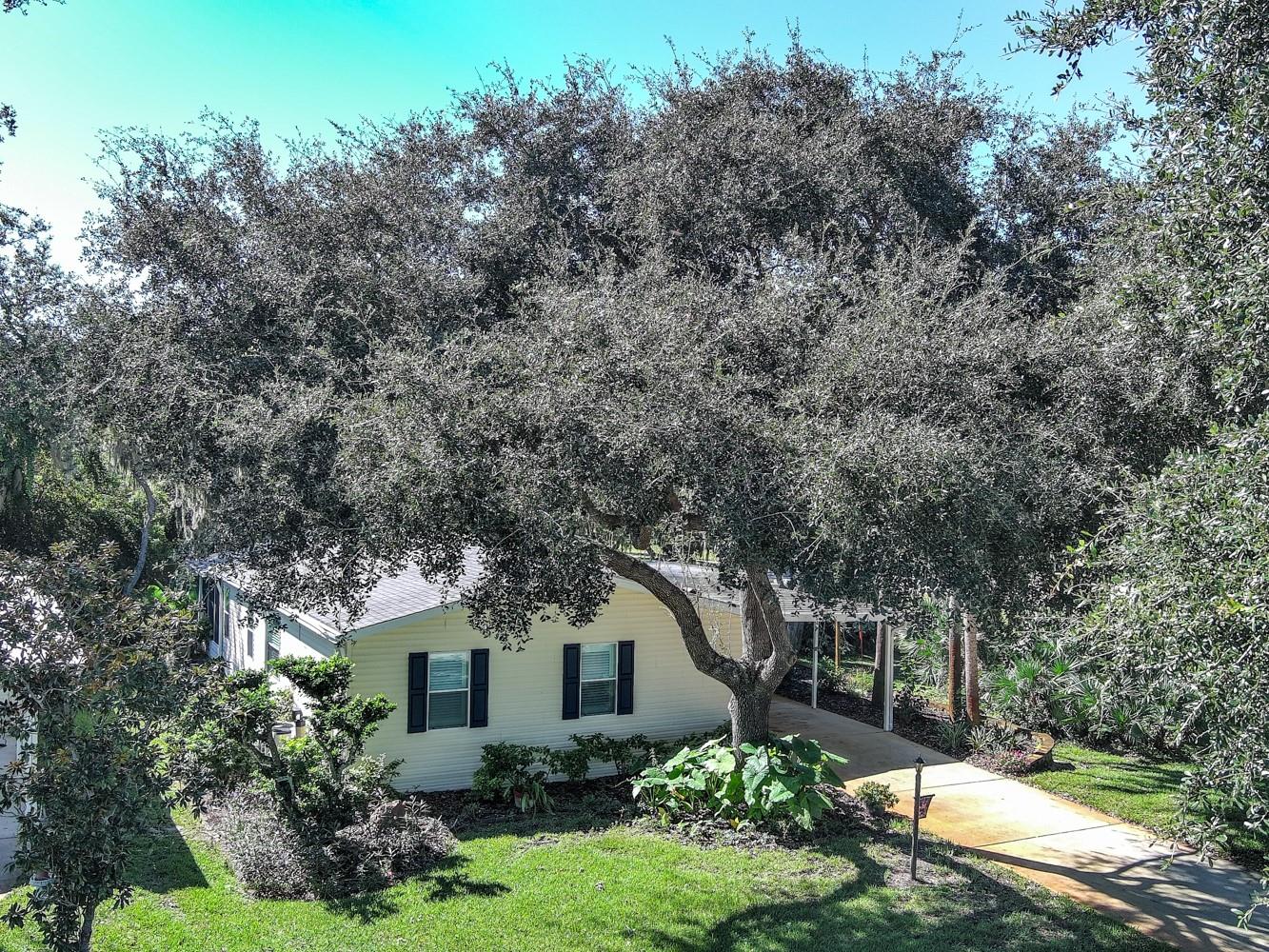 494 SIOUX BOULEVARD, Oak Hill, FL 32759