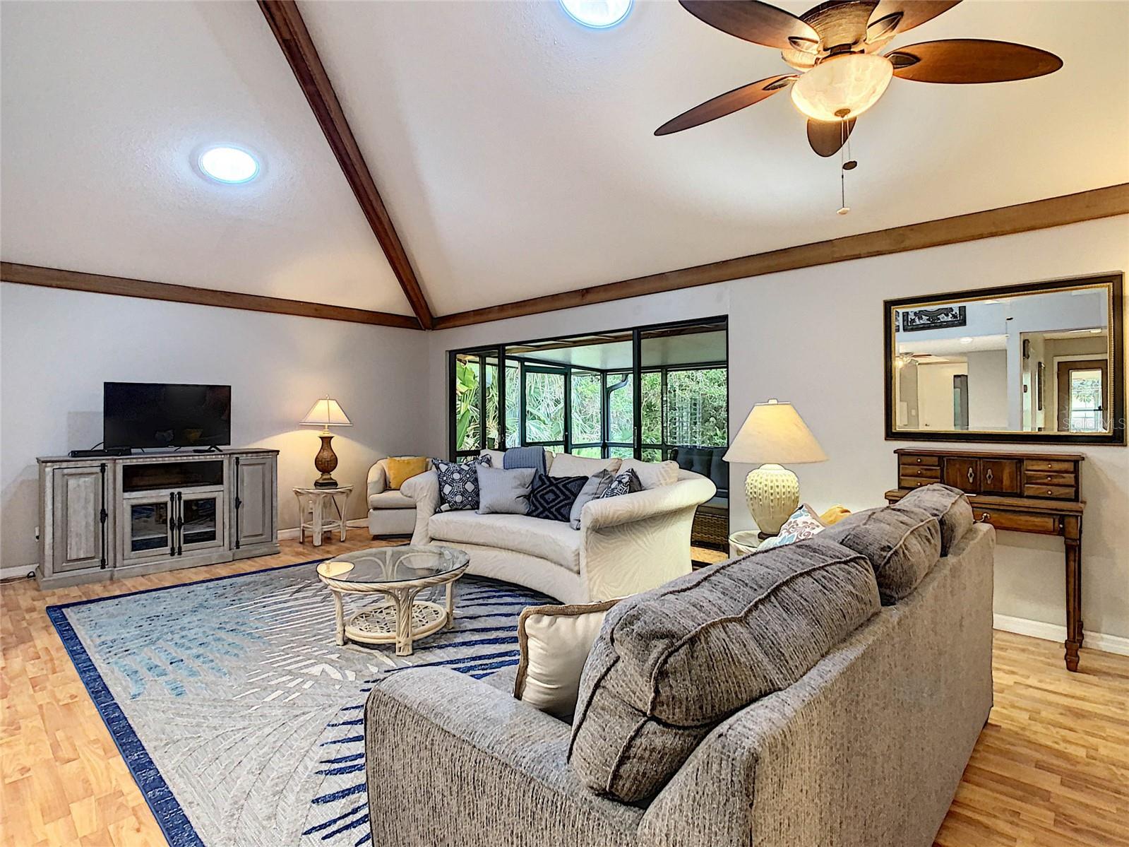 697 SAINT ANDREWS CIRCLE, New Smyrna Beach, FL 32168 697 SAINT ANDREWS CIRCLE, New Smyrna Beach, FL 32168