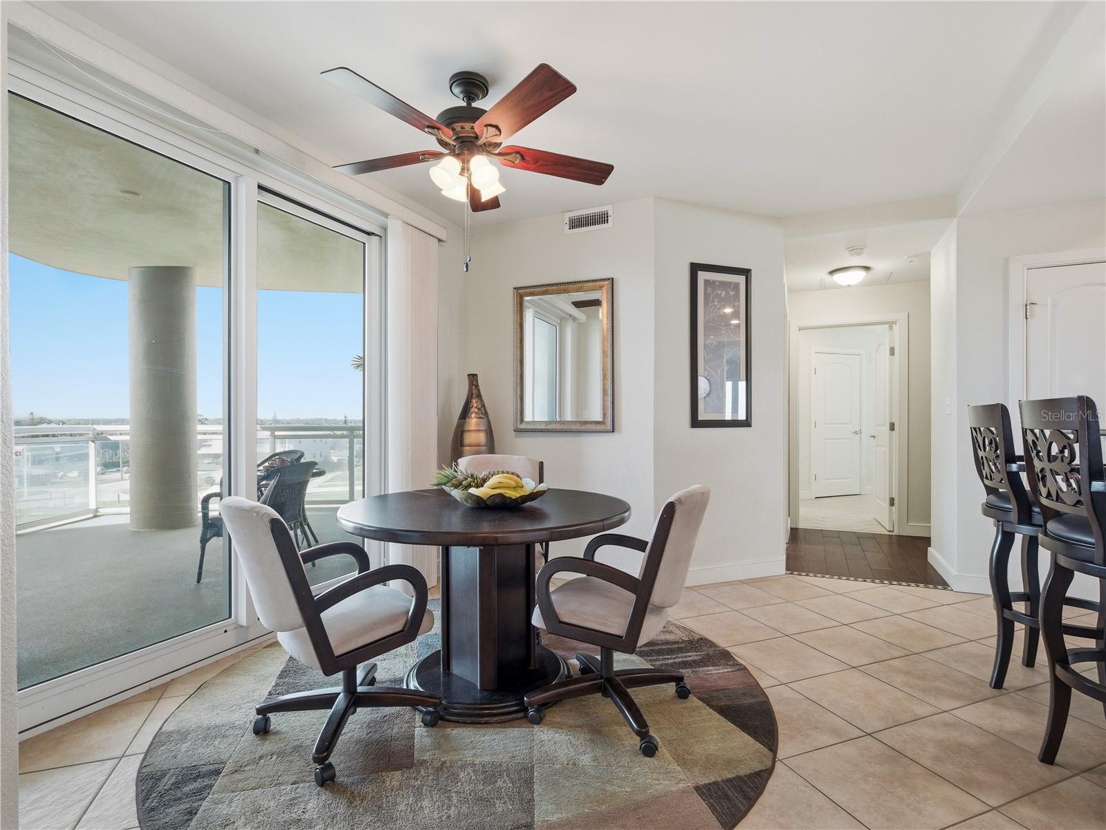 BREAKFAST NOOK