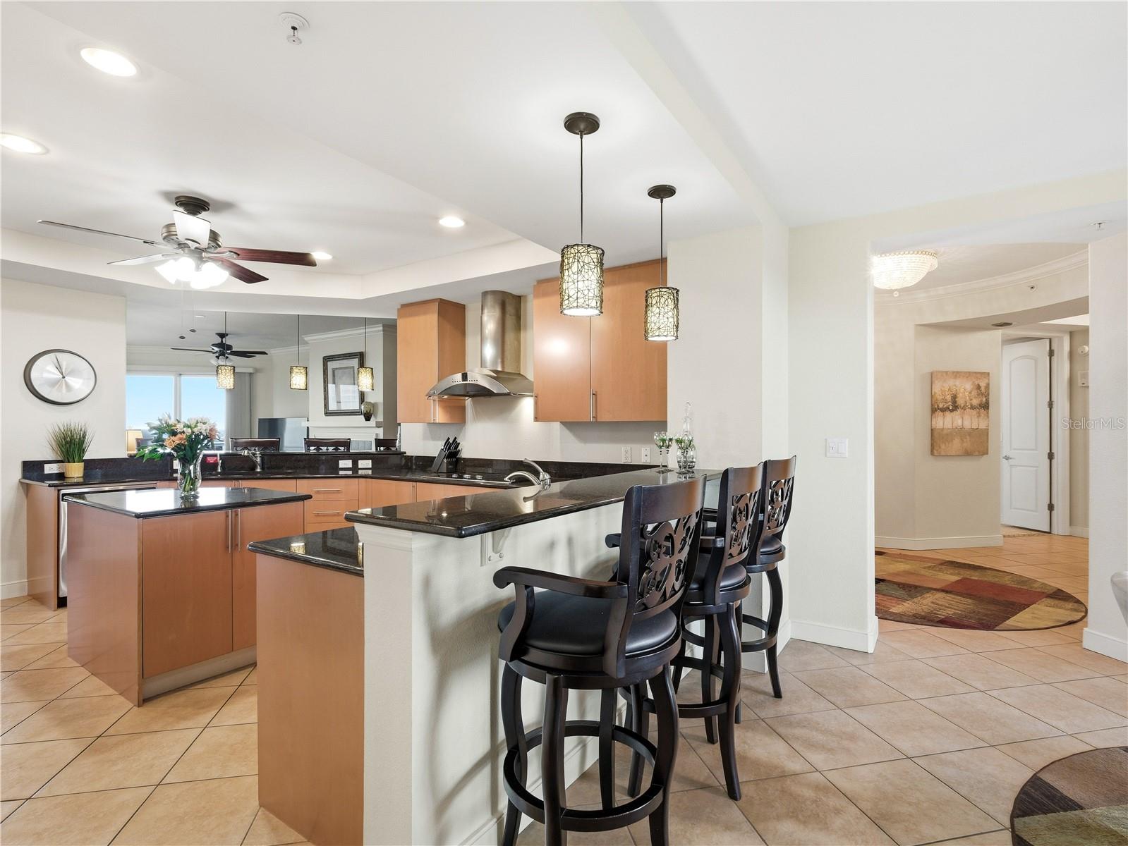 BREAKFAST BAR FACING EAST