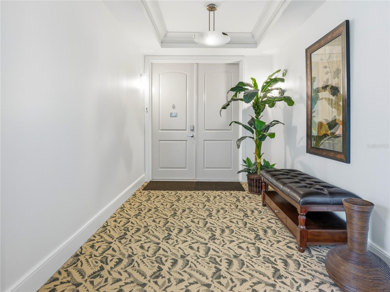 FOYER TO UNIT
