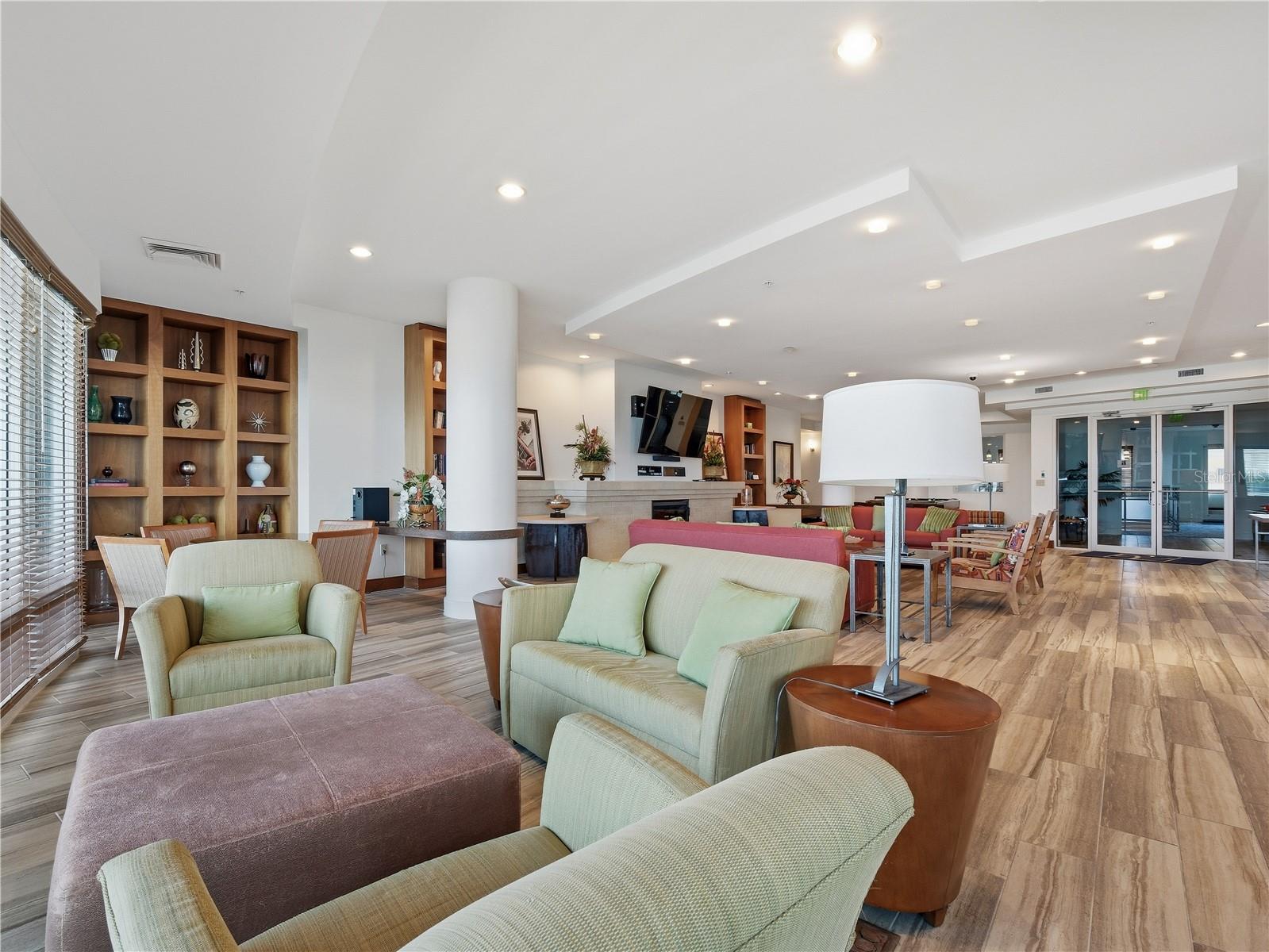 RESIDENT LOUNGE