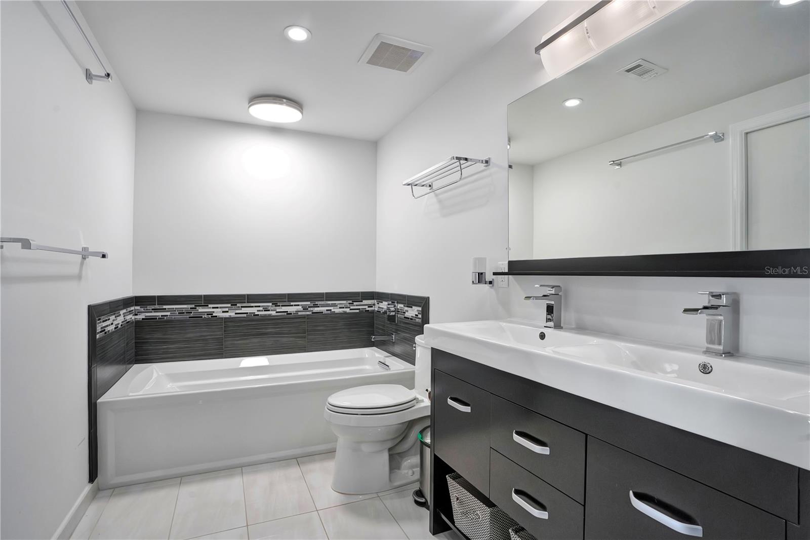 1208 E RIVER DRIVE, #401, Melbourne, FL 32901