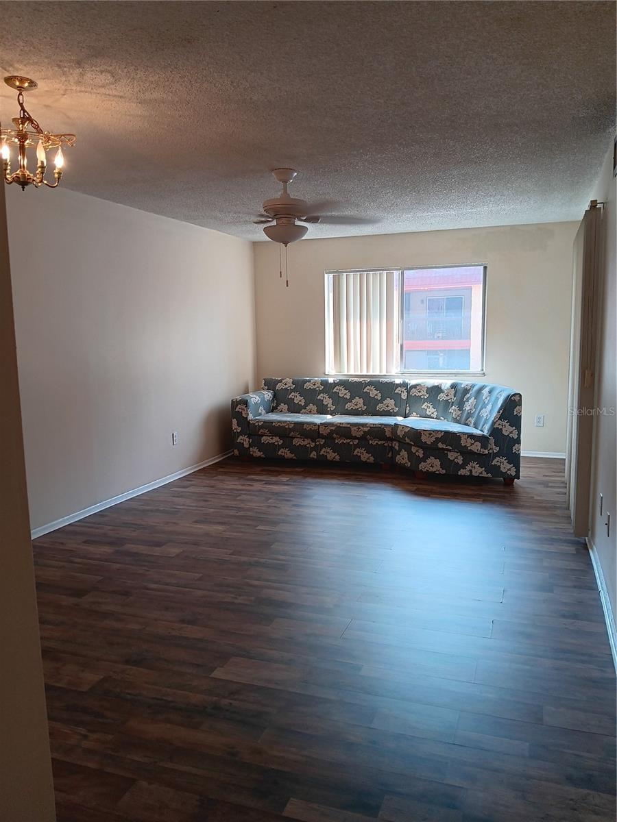 Great room/sofa optional