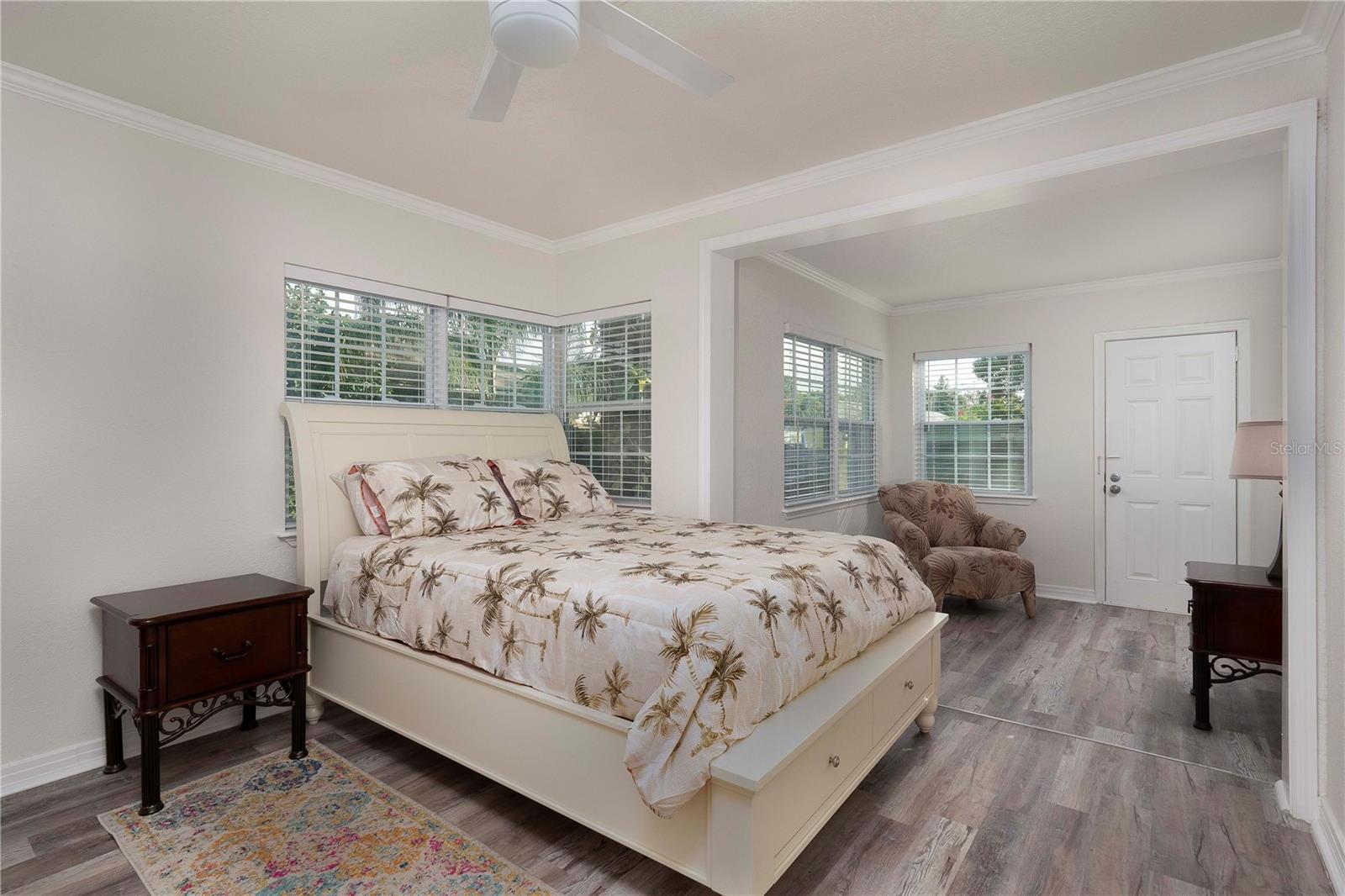816 E AMELIA STREET, Orlando, FL 32801 816 E AMELIA STREET, Orlando, FL 32801