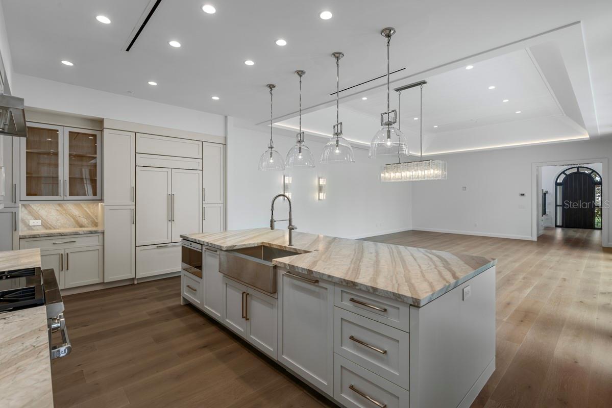 10300 WINTER SPARKLE CIRCLE, Golden Oak, FL 32836