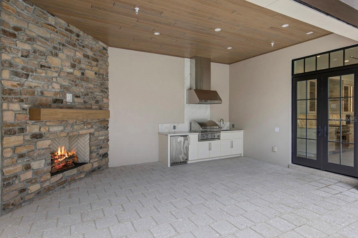 10300 WINTER SPARKLE CIRCLE, Golden Oak, FL 32836