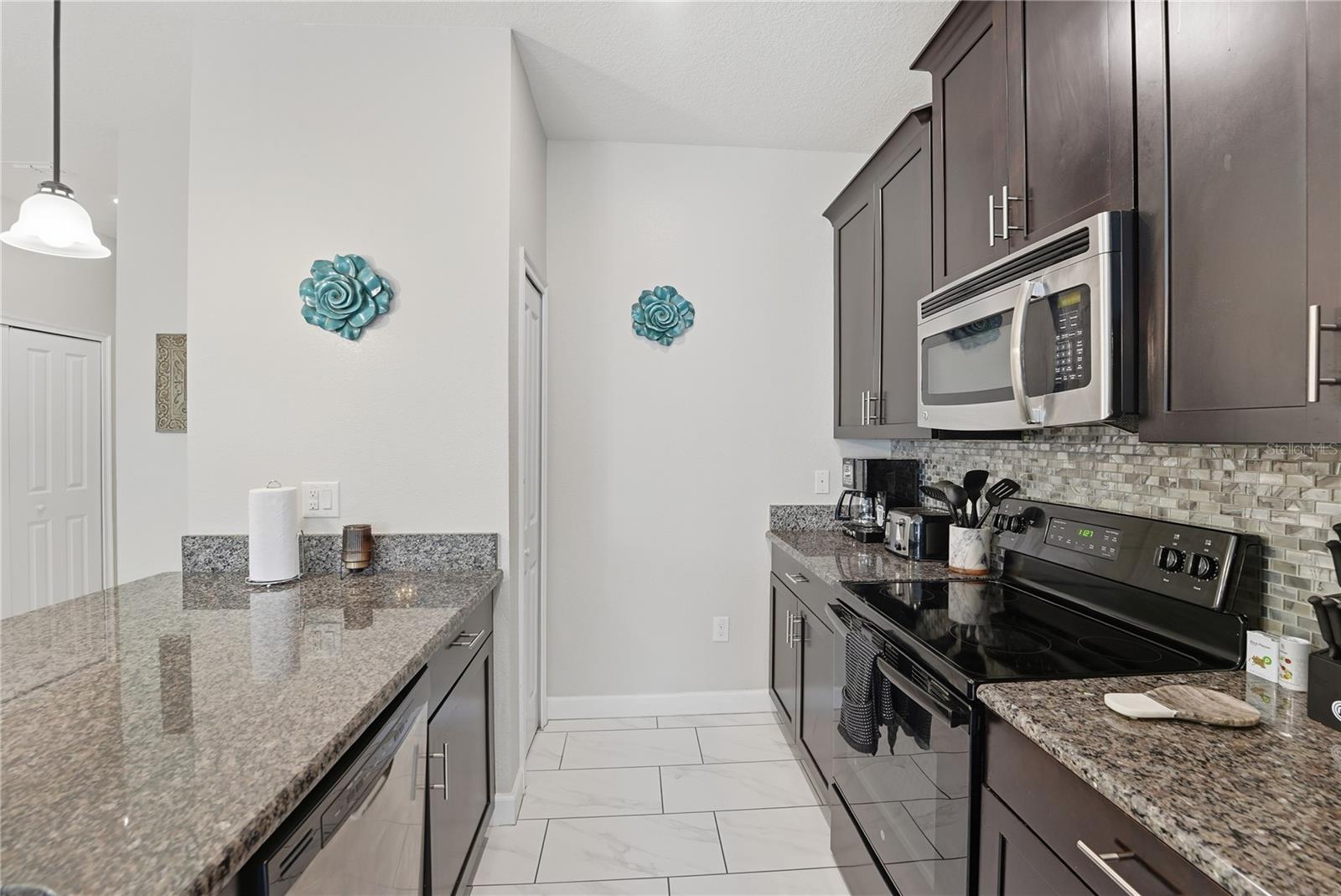 1596 MOON VALLEY DRIVE, Davenport, FL 33896