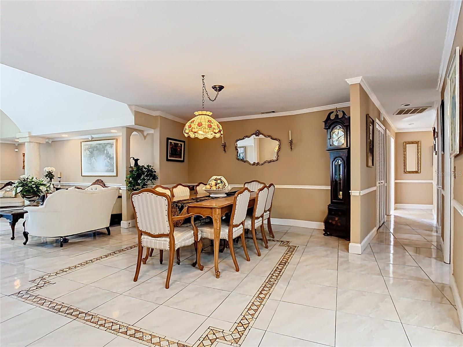 Dining room 1