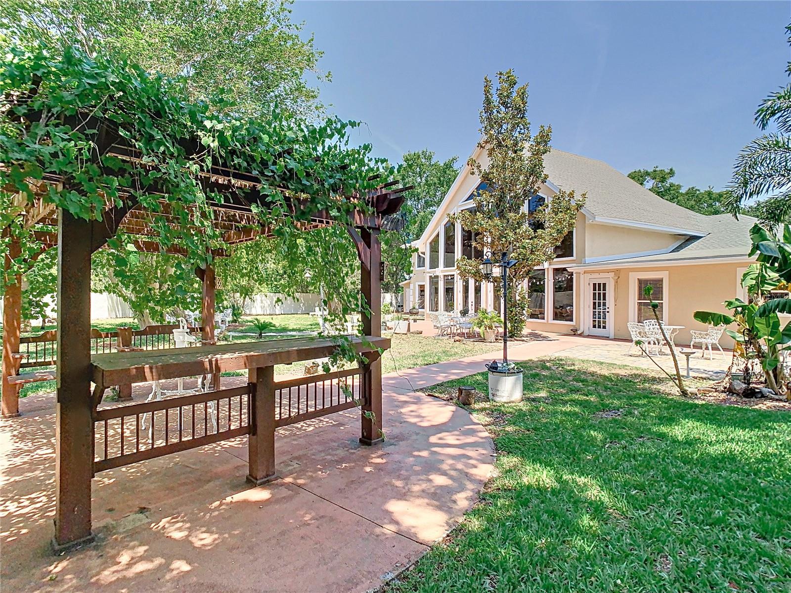 Backyard: Gazebo