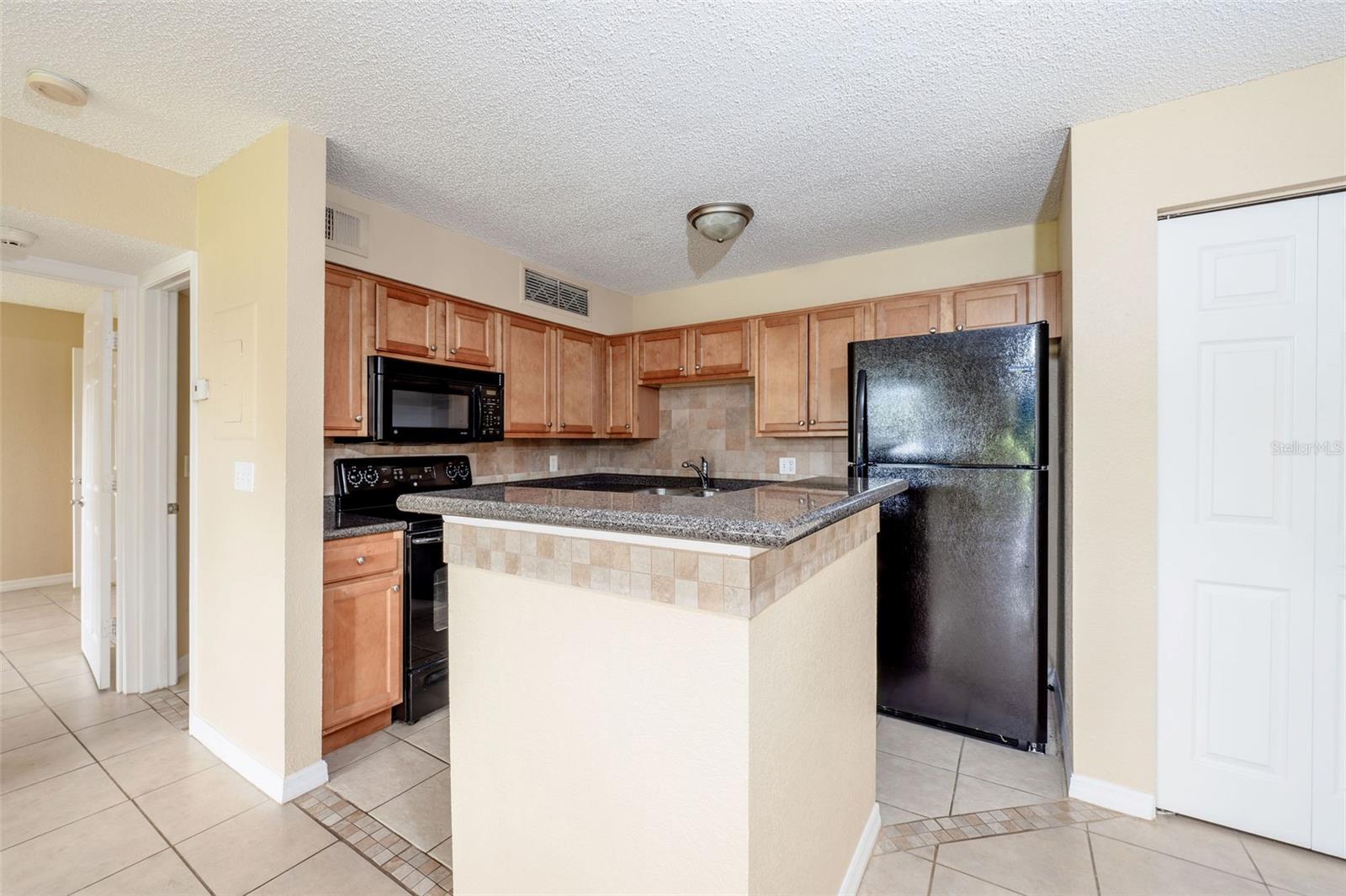 420 FORESTWAY CIRCLE, #206, Altamonte Springs, FL 32701