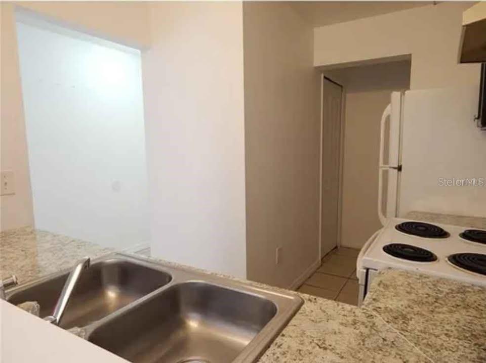 5220 VIA HACIENDA, #212, Orlando, FL 32839