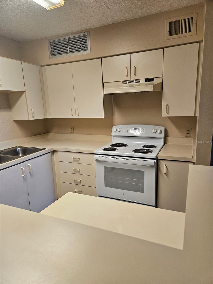 320 FORESTWAY CIRCLE, #203, Altamonte Springs, FL 32701