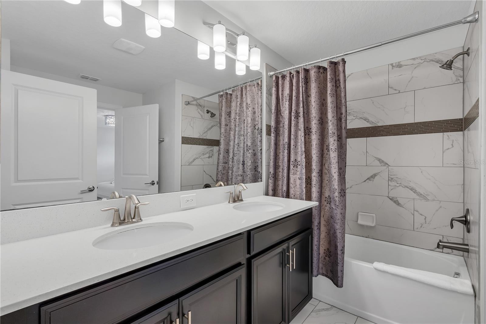 9005 STINGER DRIVE, Davenport, FL 33896