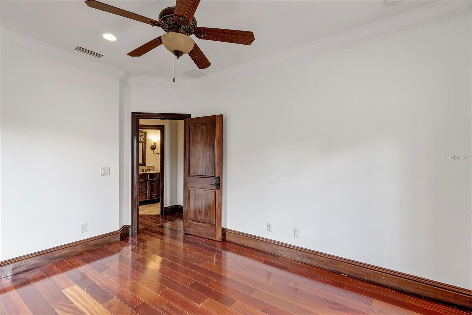 Upstairs Bedroom 1