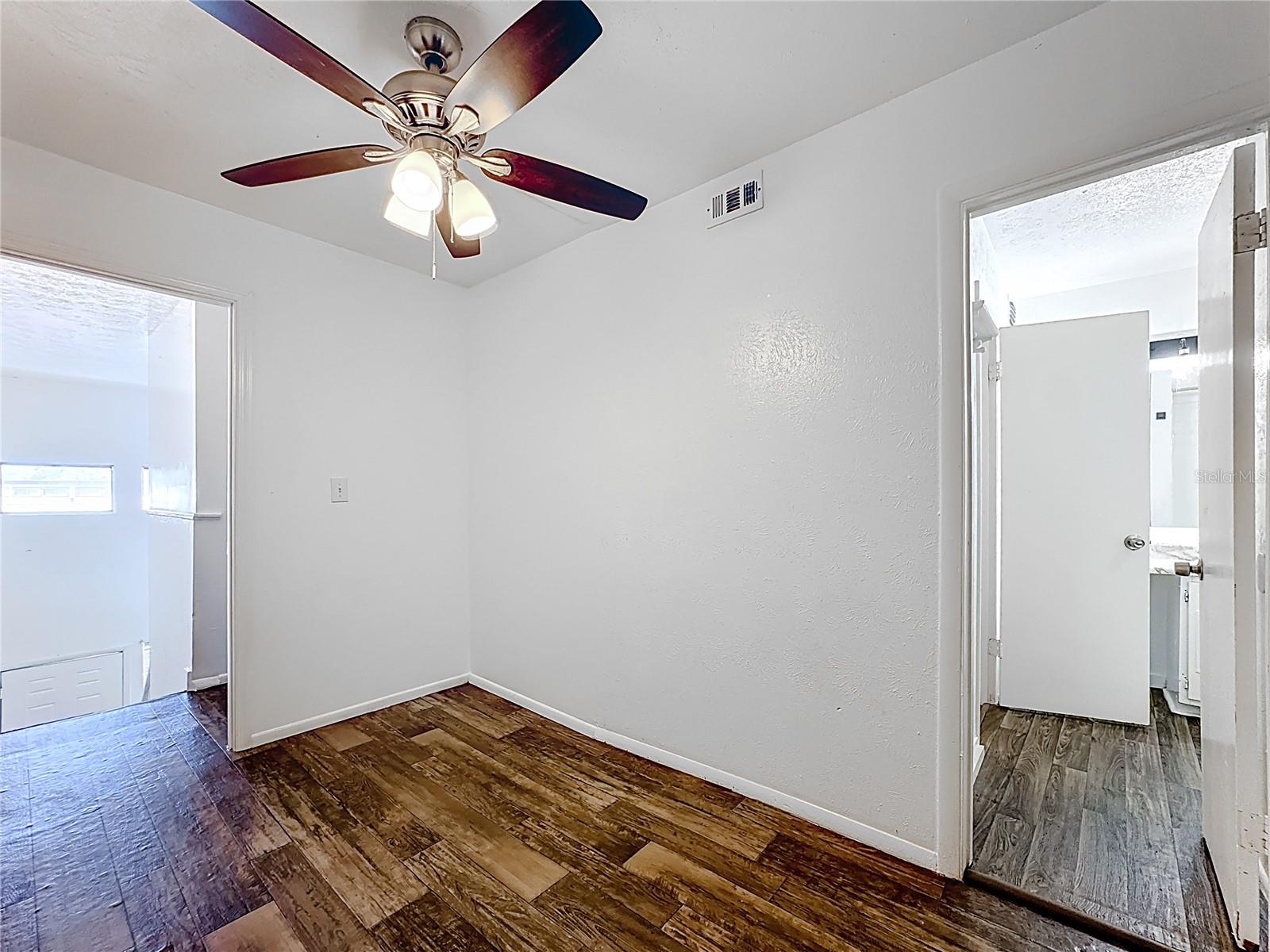 3944 CRAYRICH CIRCLE, #A-4, Orlando, FL 32839 3944 CRAYRICH CIRCLE, #A-4, Orlando, FL 32839
