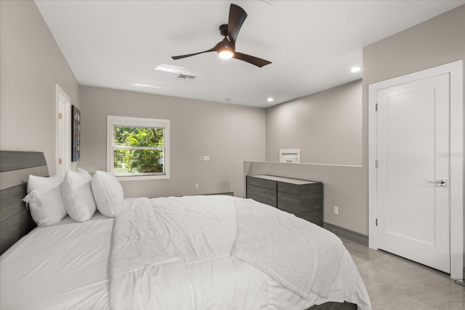 808 EDGEWATER DRIVE, Orlando, FL 32804
