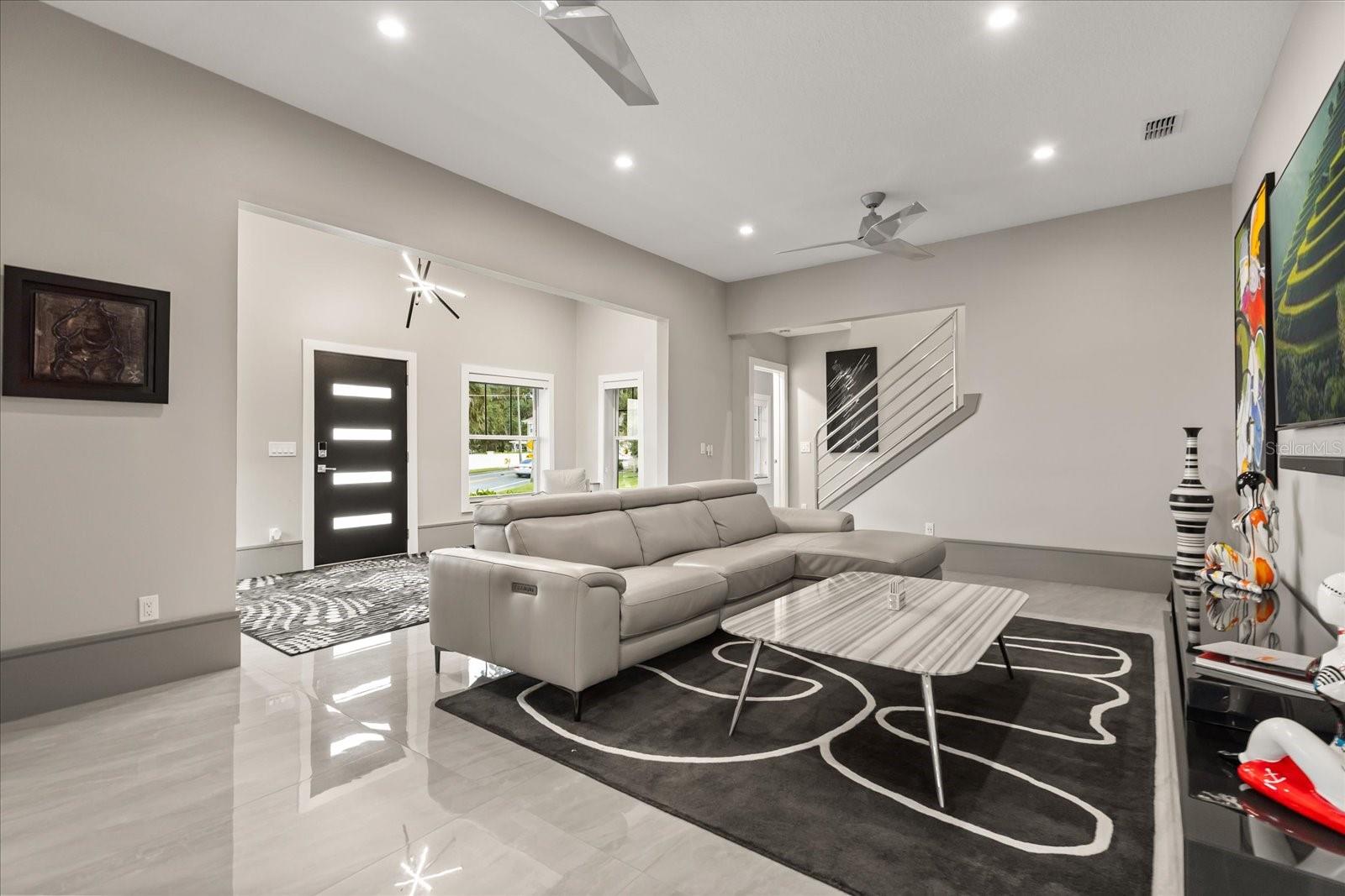 808 EDGEWATER DRIVE, Orlando, FL 32804