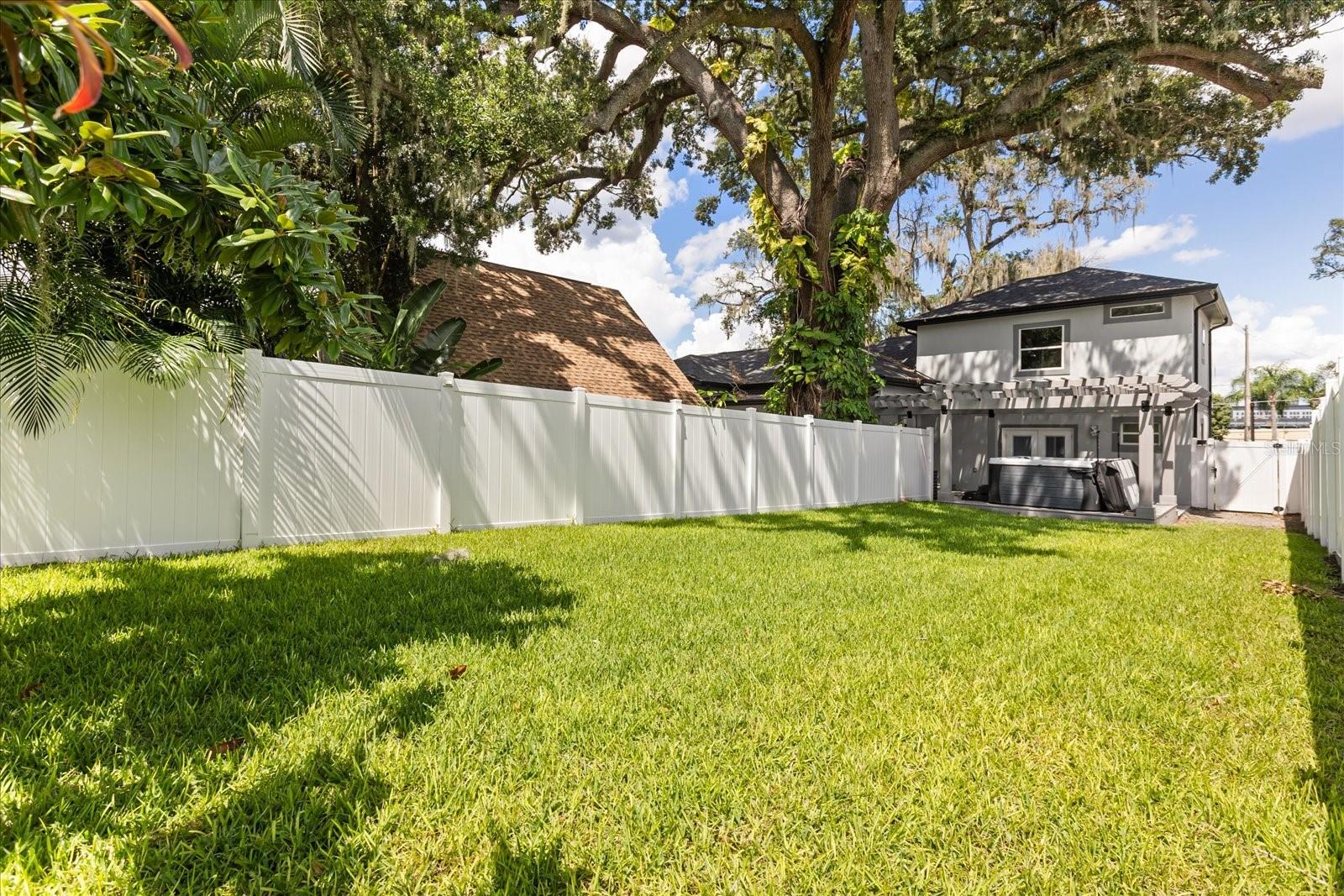 808 EDGEWATER DRIVE, Orlando, FL 32804