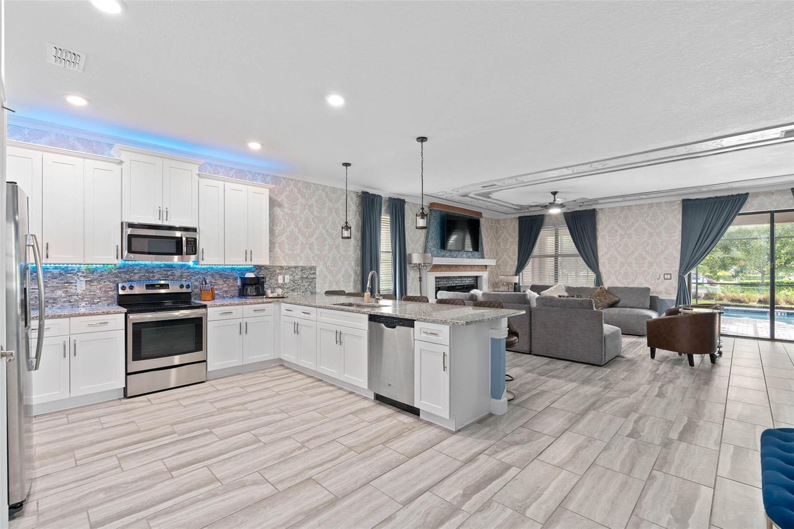 1403 MOON VALLEY DRIVE, Davenport, FL 33896